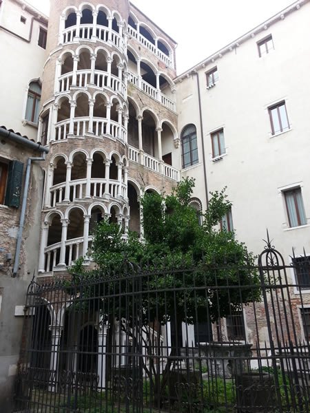 Venedik Rönesans Merdivenleri